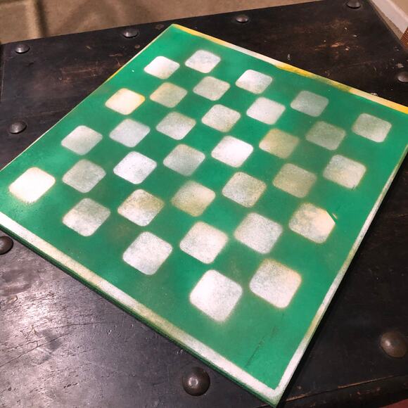 Large Painted Chess Set - Green & White - Picture 8 of 9